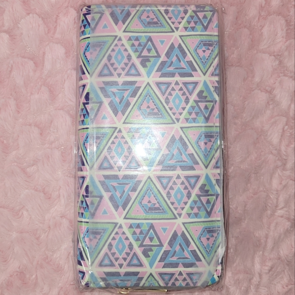 Geometric Patterned Zip-Around Wallet - Picture 3 of 16